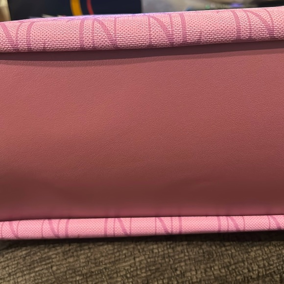 Just In 💕 - Picture 7 of 7